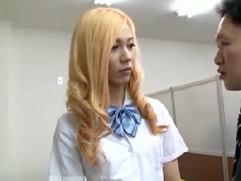 校則を守れない金髪ギャル→見かねた教師が校則違反の処罰交尾!!