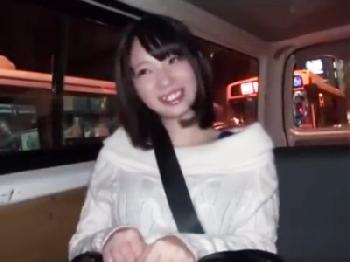 可愛い爆乳看板娘キター!!バイト衣装来てもらって乳揺れハメ撮り敢行!!