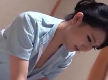 出張マッサージのお姉さんがとても綺麗な女性で熱望交尾→絶品くびれボディ堪能!!