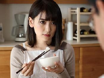 思いがけないきっかけからある事件に巻き込まれた人妻…若くて綺麗なことなことが仇になって性的欲望の的に…