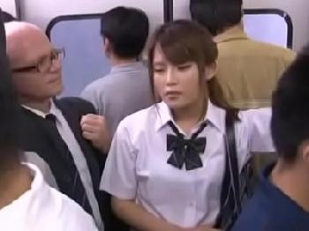 通学中に大勢の男性会社員が女子校生囲み痴漢→丸裸にして本番交尾