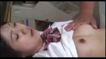 宴会場でテンションの上がった冷酷非道な男たちに挿入される美女