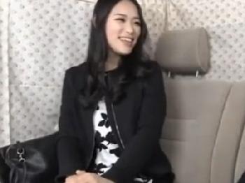 人妻を言葉巧みに騙してナンパ→挿入孕ませ射精展開