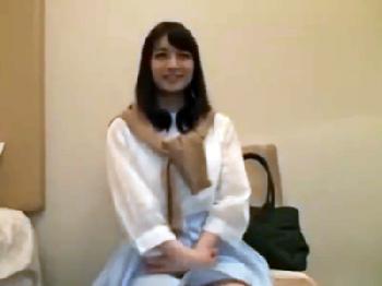 精液中に出されて恍惚絶頂した後も執拗に責められて昇天する素人美女