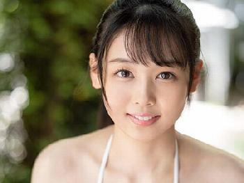 色白でアイドルのような美少女が初体験の開発イキ