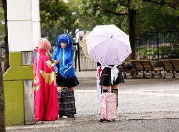 イベント後のコスプレイヤーたちに声をかけて中出し乱交!!