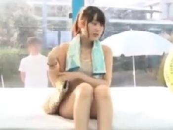 彼氏の傍で童貞男に股間の穴に直接射精された素人娘