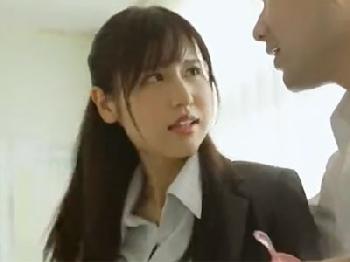 荒れ果てた学級を受け持つことになった女教師→性暴行被害へ