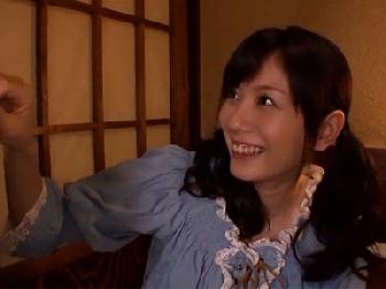 居酒屋で清楚美女の麻美ゆまが刺激的な性行為されてバレないように声を押し殺しアクメ