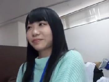 クラスで見世物のように脱がされ輪姦される女教師