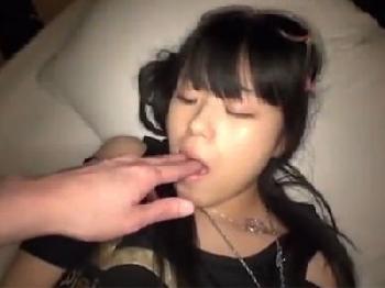 調教済みの童顔娘がゴム無し挿入で精液を子宮へ直接射精されて着床アクメ