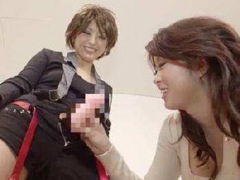 不意に生えてきたふたなり男性器で母親と肉親交尾