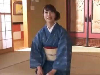 旅館若女将による至極のおもてなしで精液出る