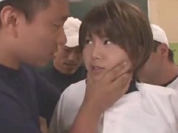 巨乳の野球部マネが部員の性的欲望の処理便所に