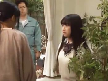 業者男に媚薬塗りこまれてオナニーしてるところを挿入される清楚女子校生