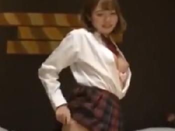 超キュートな女子校生デリヘル嬢に本番交渉→挿入挿入成功W