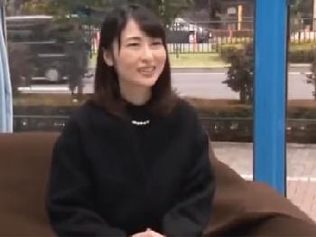 無料マッサージに惑わされた素人美女がマジックミラー号で挿入され強制絶頂