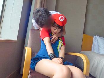 安倍首相も真似したマリオカフェの店員さんをナンパハメ