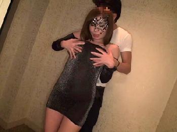 仮面してるけどとても綺麗な女性だと分かるマゾヒスト美女たちとホテルで一日中性行為