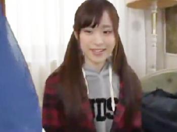 中○生のようなミニ系童顔娘がデビュー作で全身全霊SEX