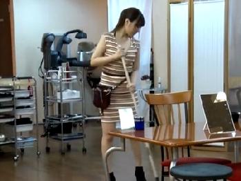 現役美容師アシスタント!!指名してもらうために生フェラチオご奉仕で大量口内発射!!