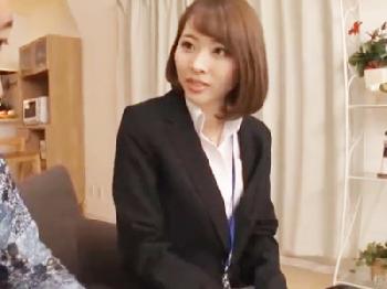 凄い綺麗な生保レディは枕営業でオメコ内で直接精子注入もさせる