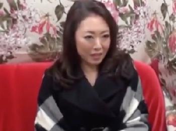 アンケートでナンパした美魔女と中出しホテルで性行為