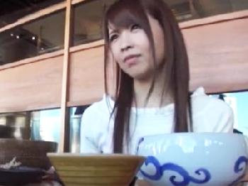 ナンパに戸惑う若妻を強引に口説いてハメ撮り成功!!→寝取られ膣射