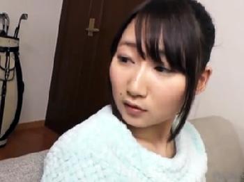 再婚相手の連れ後に巨根見せつけ欲情させておまんこ内射精する変態親父