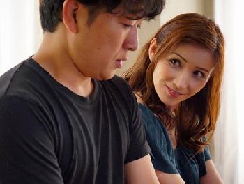 久しぶりに会った叔母が積極的に色仕掛けしてきた!?挨拶もままならないまま凄い性テクニックで襲い掛かってくる痴女