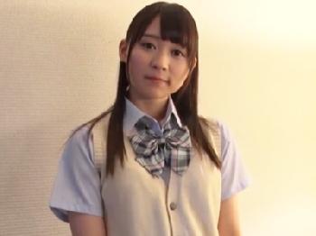 清楚系の尻軽美少女女子校生が中年男とネットリ舌を絡ませ乱れるディープな性行為