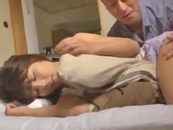 絶対に手を出してはいけない社長の娘を夜這い性暴行