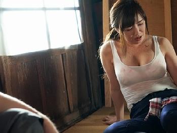 山登りで一緒に遭難した汗だくな中年女性の姿にボクは我を忘れた…