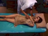 媚薬オイル塗り込まれた人妻はマッサージ師の強引な責めに中出し許可