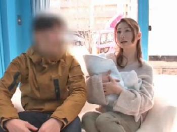 素人人妻が子供と夫を任せてマジックミラー号でガチ不貞交尾