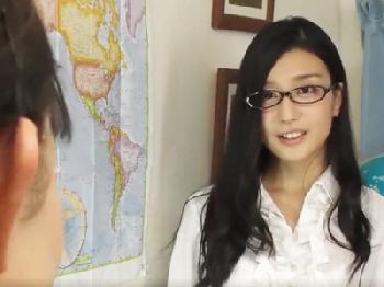 受験生の鬱々とした感情が清楚とても綺麗な家庭教師に向かい凌辱が始まってしまう