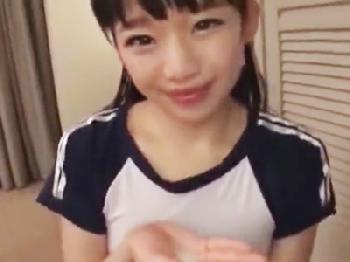 絶対に逃がさないスッポンフェラチオで精子を搾り取る妹W