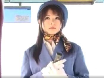 乗客たちに目をつけられたとても綺麗なバスガイドがバス内で輪姦凌辱被害に!!