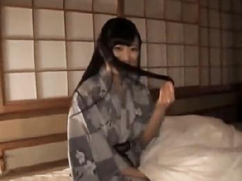 黒髪ロングな巨乳美少女と温泉旅館で情熱的な顔面射精性交!!