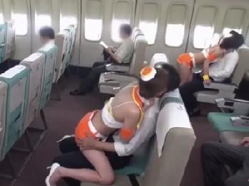 これが本当のファーストクラス!!キャビンアテンダントによるSEXサービスでフライト性交