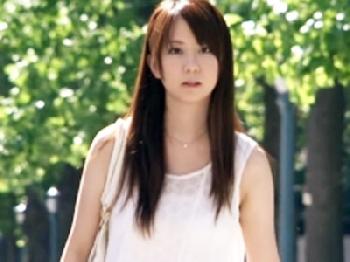 現役国立大学生の柔らか巨乳美少女がコスプレでセックスデビュー