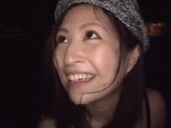 東京都内の様々な場所で青姦SEXを楽しむ美少女