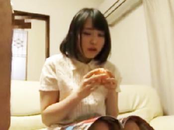 風呂から出てきた無防備な巨乳娘の巨乳にムラっときて禁忌を犯す変態オヤジ