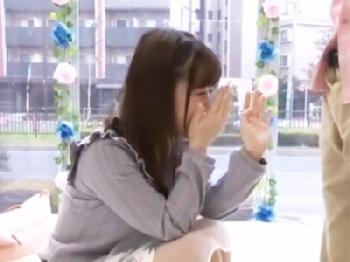 サークル仲間の童貞ペニスに恍惚絶頂美女→禁断の一線超える