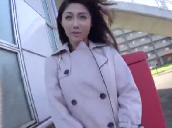 刺激求めた素人人妻がハメ撮り3Pに挑む→絶頂したアヘ顔を全国公開W