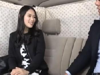 アンケートと偽って捕まえた素人お姉さんを言葉巧みに騙して挿入→無許可で種付け射精決行