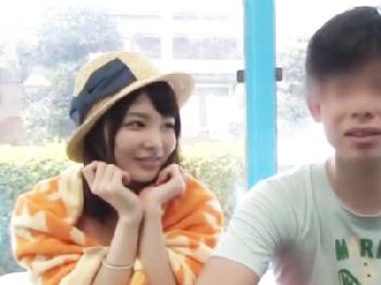 幸せそうなカップルのぶりっ子彼女に寝取られマッサージ仕掛けて彼氏より先に膣内射精完了W