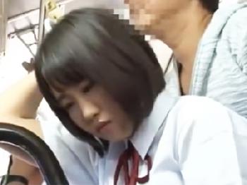 乳房が大きいが故に痴漢魔に目を着けられ性的凌辱される巨乳女子校生