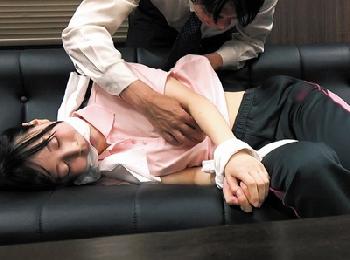 これは激ヤバ案件!!外道教頭の裏の顔→女体育教師を睡眠姦される冷酷無慈悲な暴虐