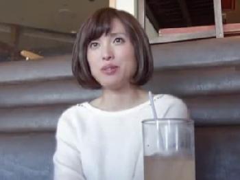 子持ちには見えない素人社長夫人の不貞交尾